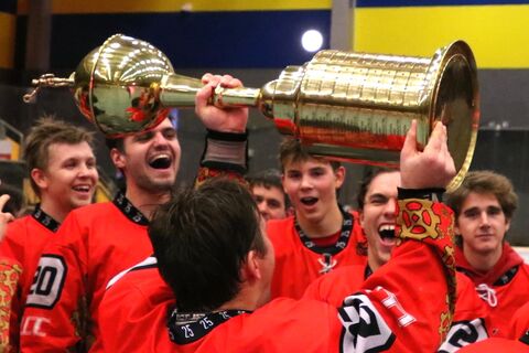 Custodes drží boxlakrosový titul už dvacet let