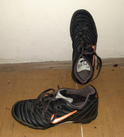 Turfy černé Nike, vel. 38,5